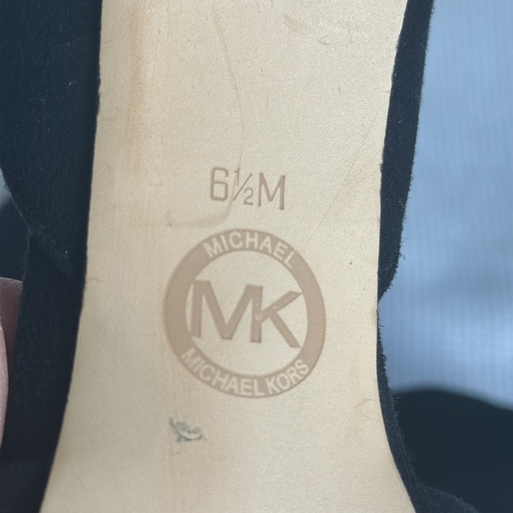 Michael Kors Georgia Black Suede Ankle Strap High Heels Gold Accent Size 6.5 - Picture 10 of 10